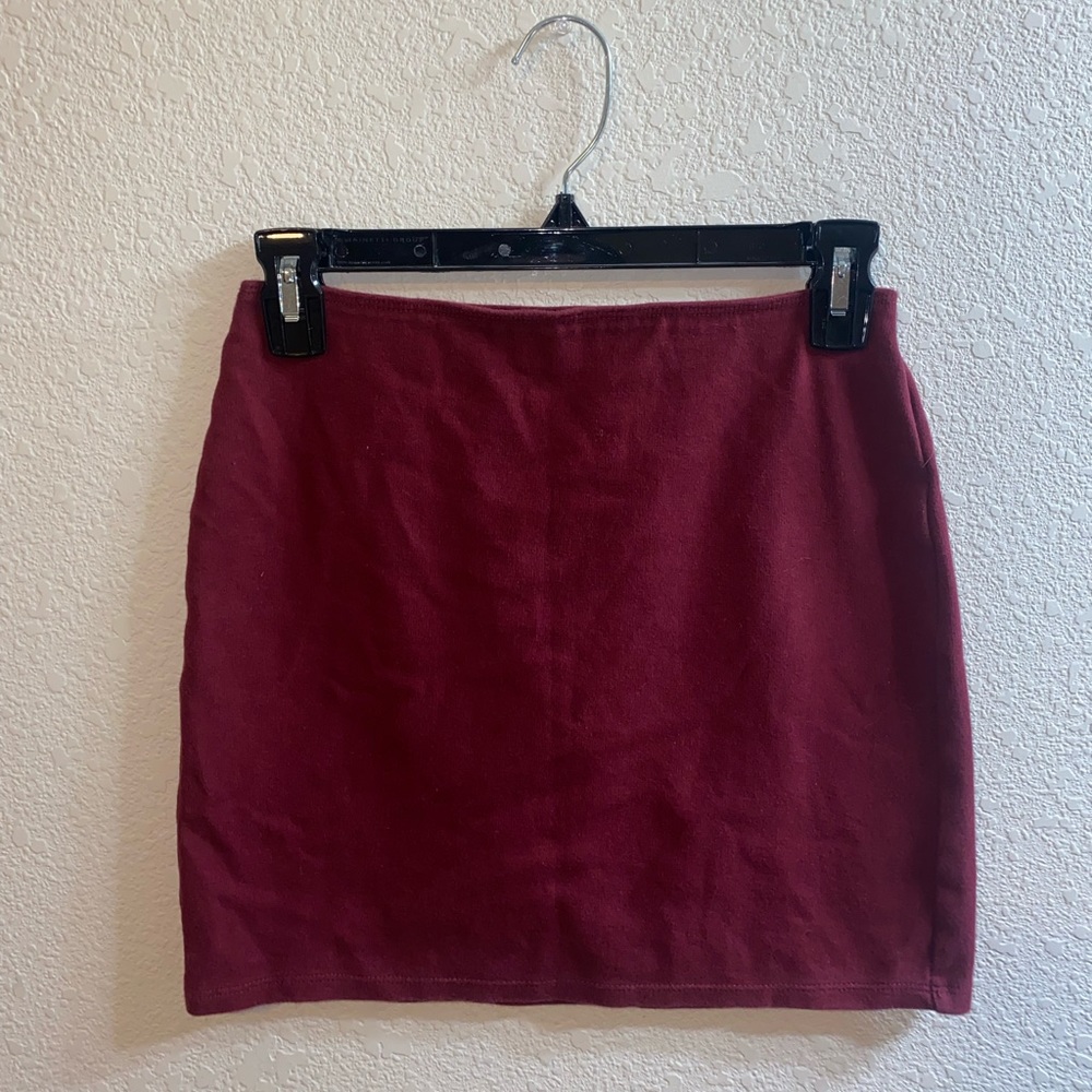 Hollister - Maroon Pencil Skirt S